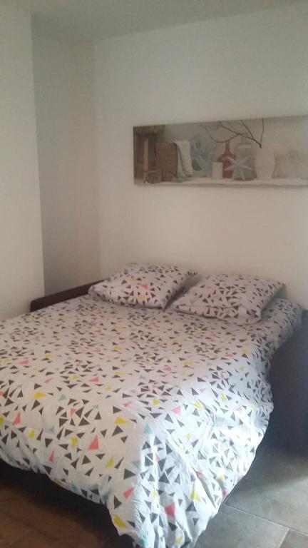 Appartement La Pomme D'Or L'Isle-sur-la-Sorgue Exterior photo
